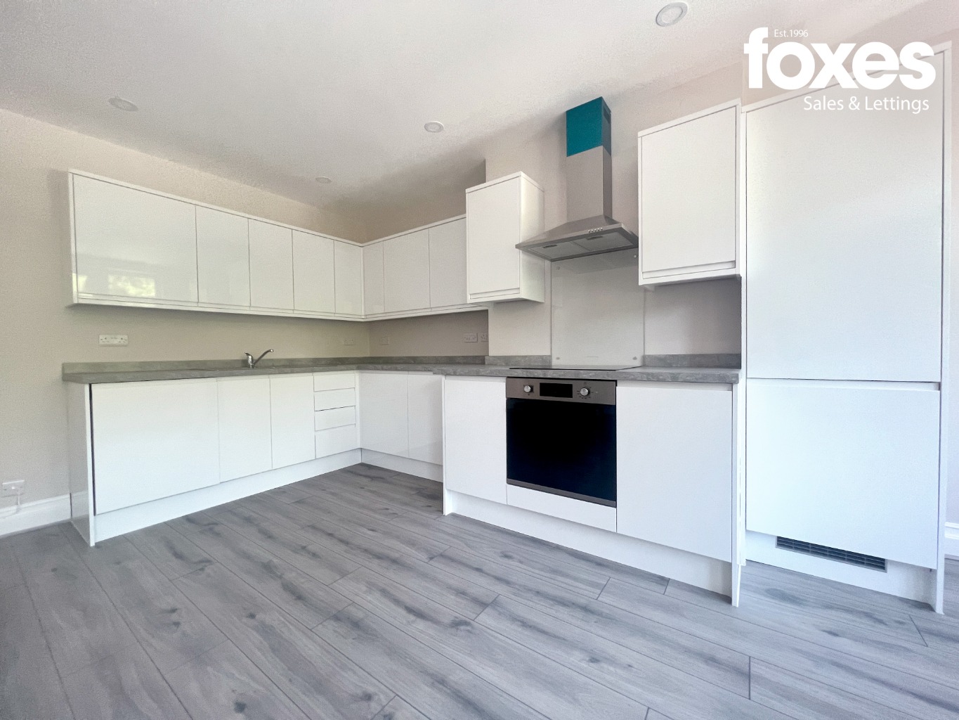 2 bed flat to rent in Commercial Road, Poole  - Property Image 3