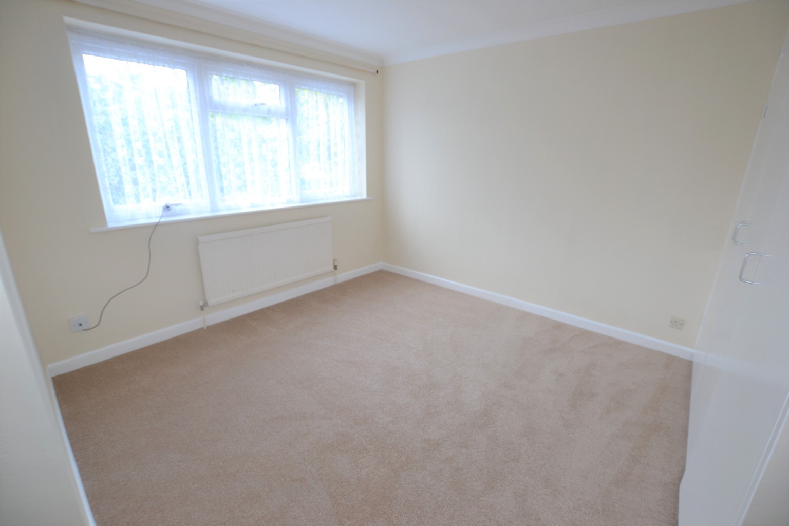 2 bed bungalow to rent in Ameys Lane, Ferndown  - Property Image 6