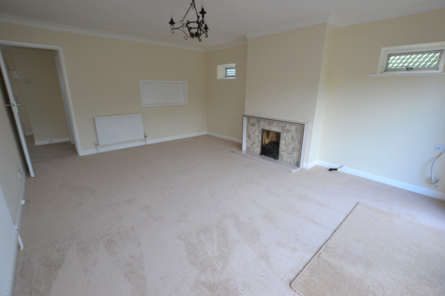 2 bed bungalow to rent in Ameys Lane, Ferndown  - Property Image 3