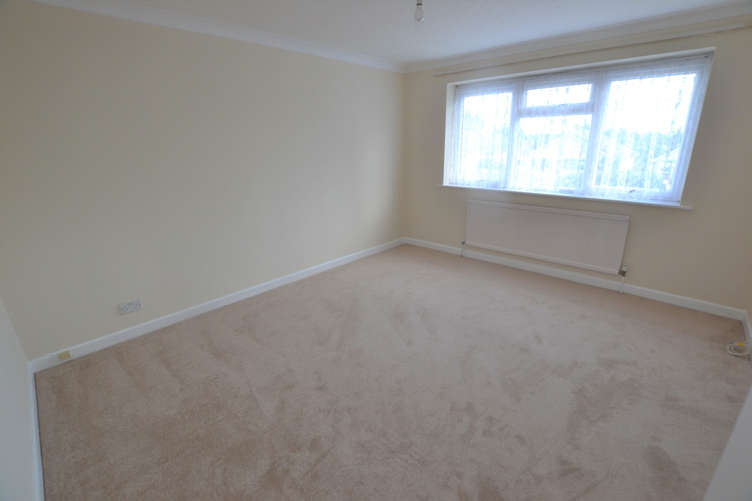 2 bed bungalow to rent in Ameys Lane, Ferndown  - Property Image 5