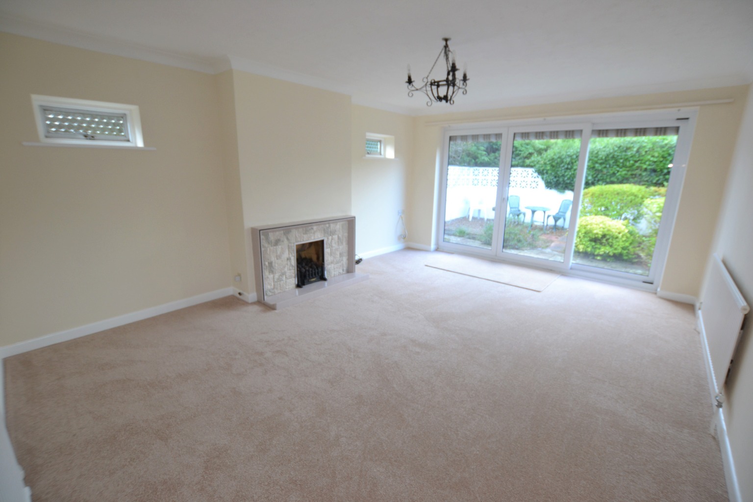 2 bed bungalow to rent in Ameys Lane, Ferndown  - Property Image 2