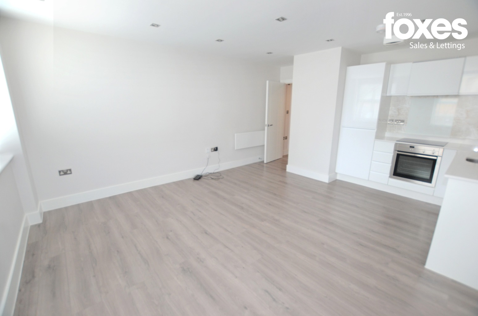 2 bed flat to rent in Princes Road, Ferndown  - Property Image 3