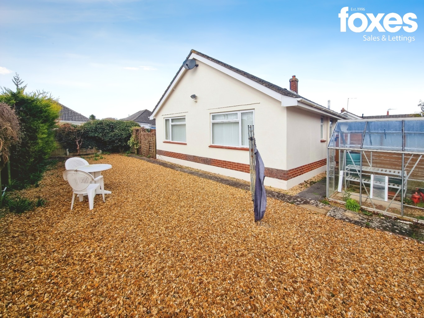 2 bed detached bungalow to rent in Russet Close, Ferndown  - Property Image 3