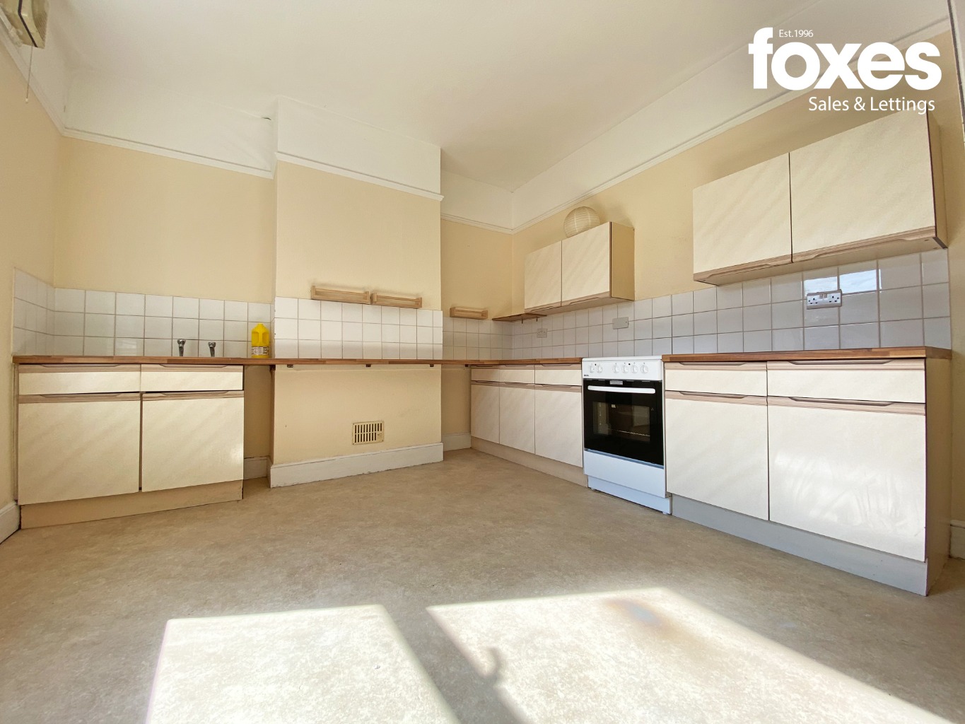 2 bed flat to rent in Holdenhurst Road, Bournemouth  - Property Image 2