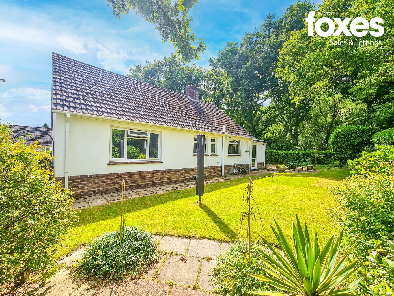 2 bed bungalow to rent in Dunedin Drive, Ferndown - Property Image 1
