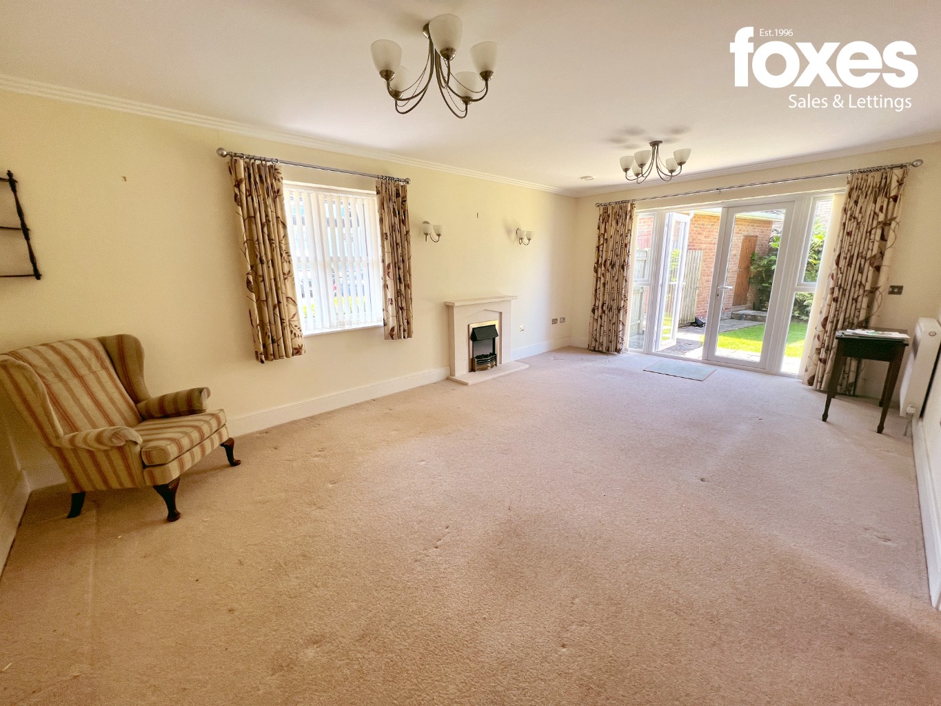 2 bed flat to rent in Manor Close, Ferndown  - Property Image 3