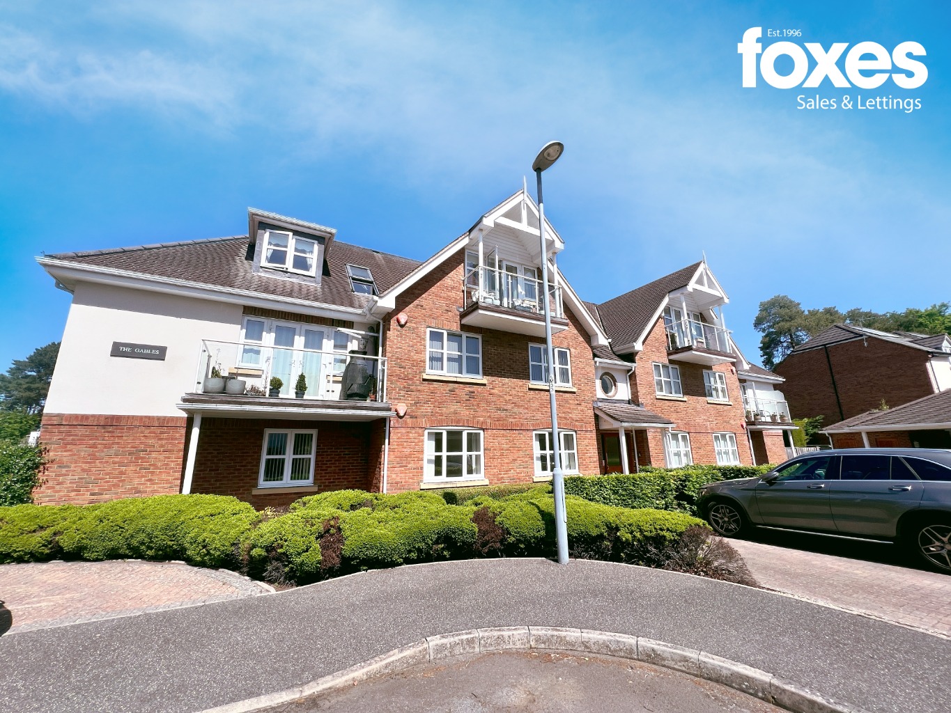 2 bed flat to rent in Manor Close, Ferndown  - Property Image 1