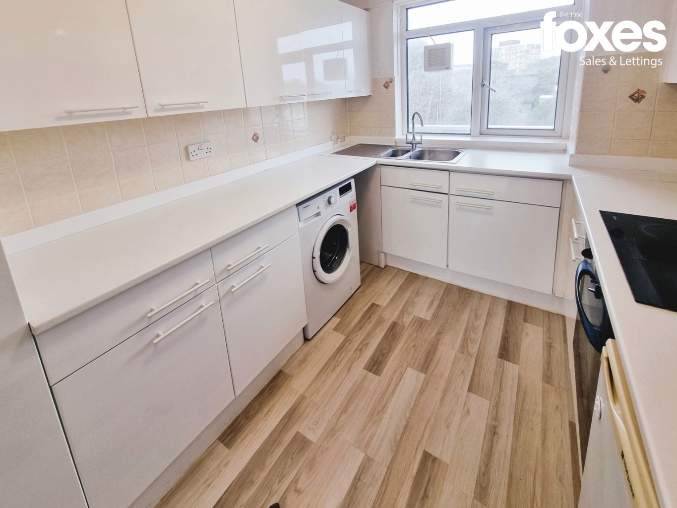 2 bed flat to rent in Elizabeth Court, Bournemouth  - Property Image 4