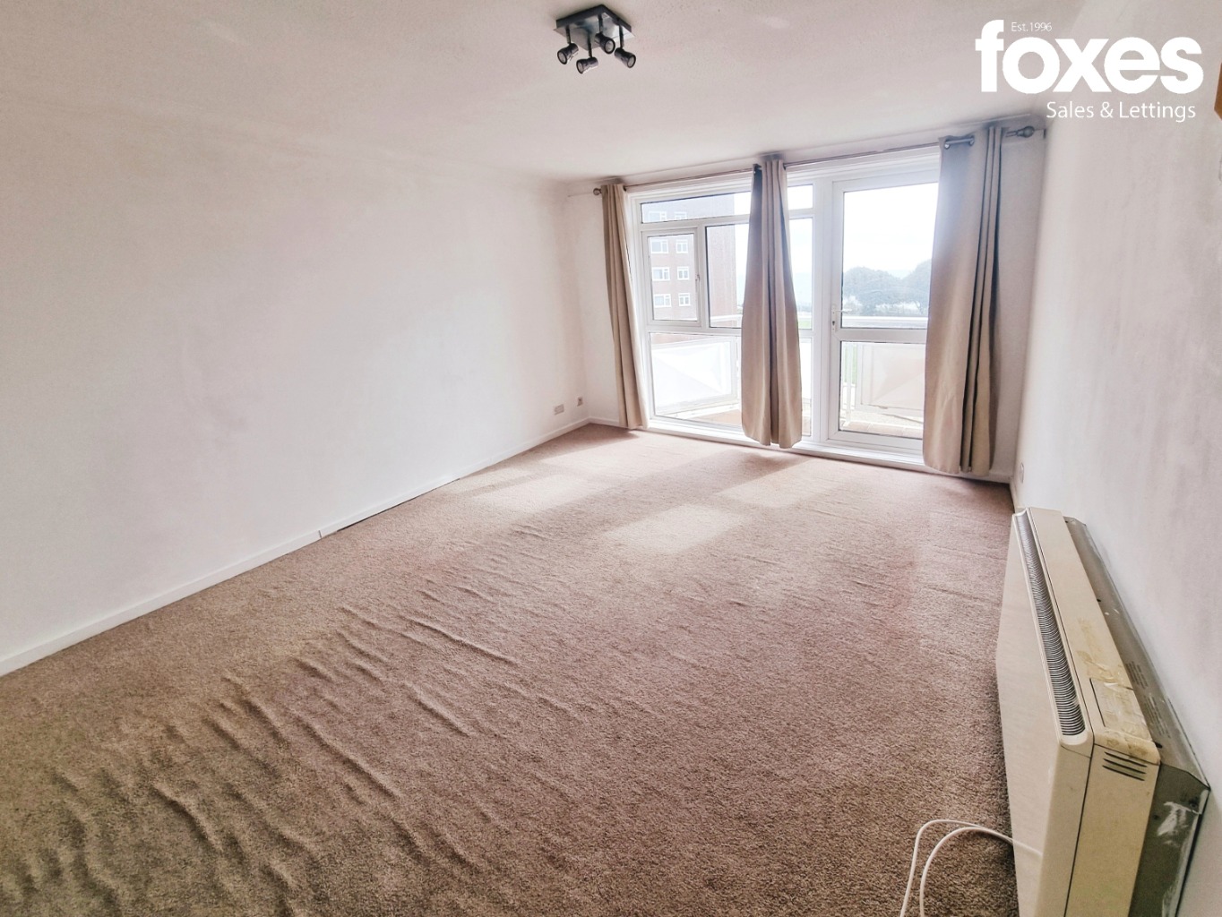 2 bed flat to rent in Elizabeth Court, Bournemouth  - Property Image 3