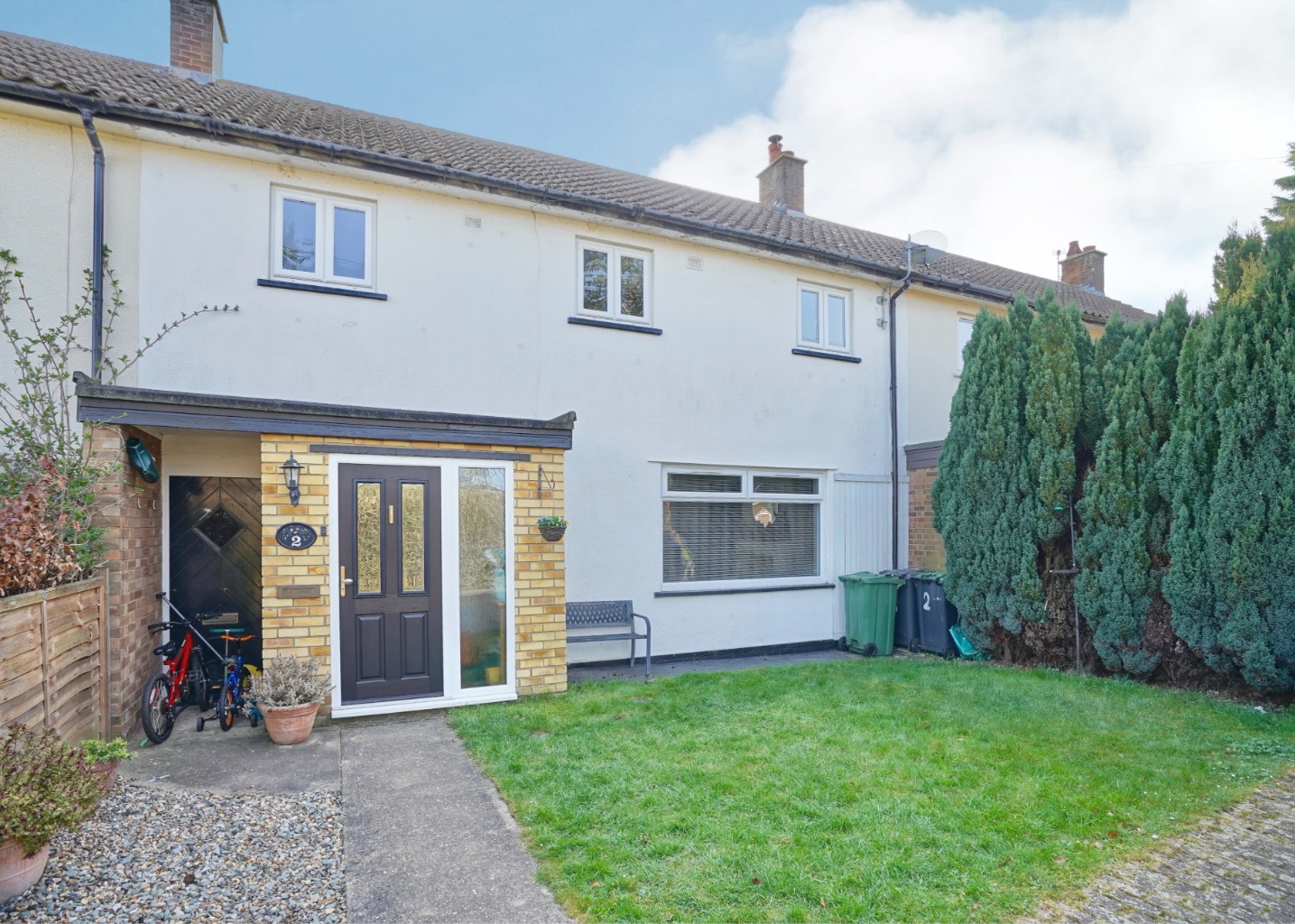 ***Deceptively spacious 3 bedroom home, The Close is ideal for those looking in a village location whilst maintaining great access to road or rail for commuters. An extended property with modern internals, this is  light and airy home is liveable from from the day you move in***