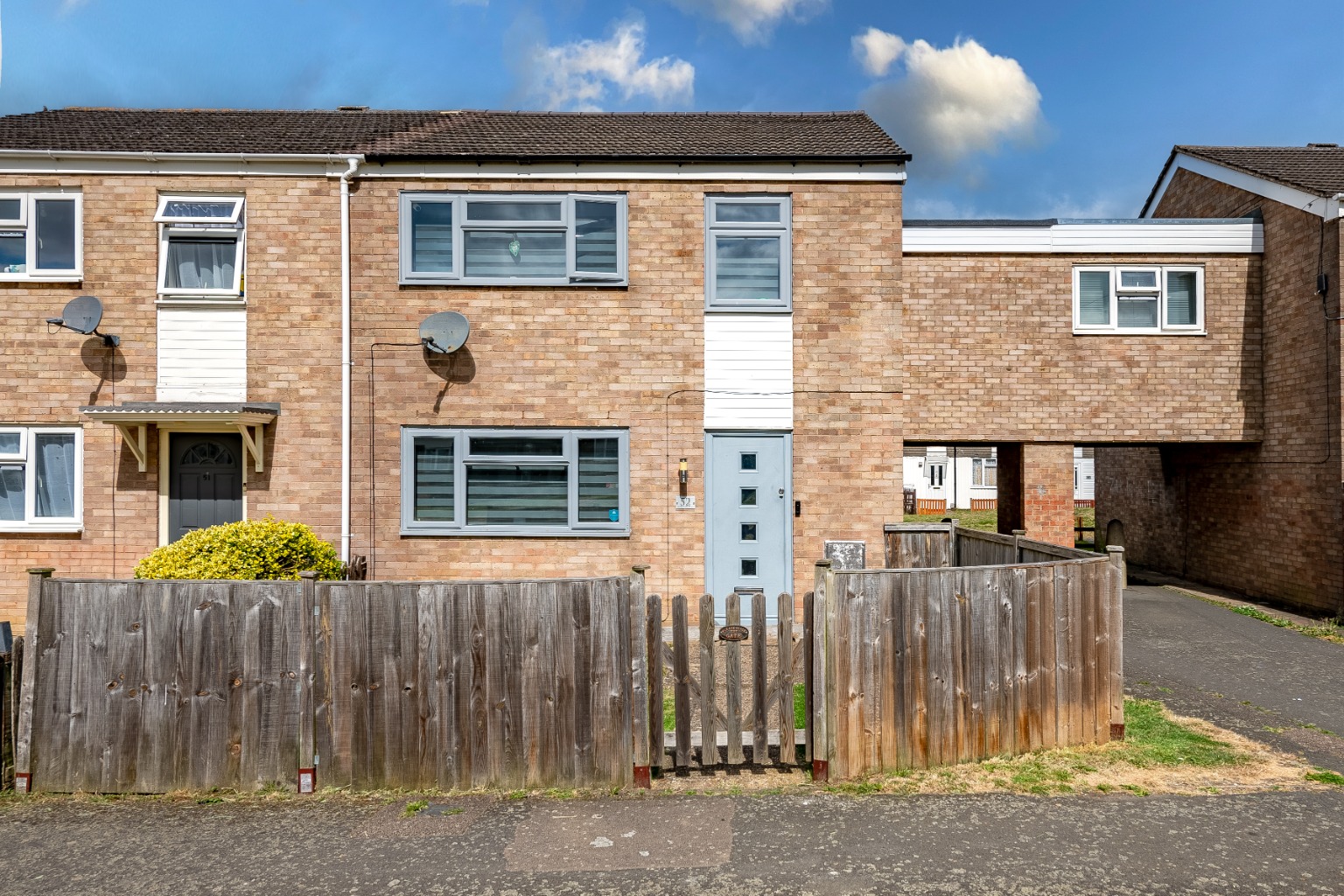 4 bed end of terrace house for sale in Whitehall Walk, St. Neots  - Property Image 1