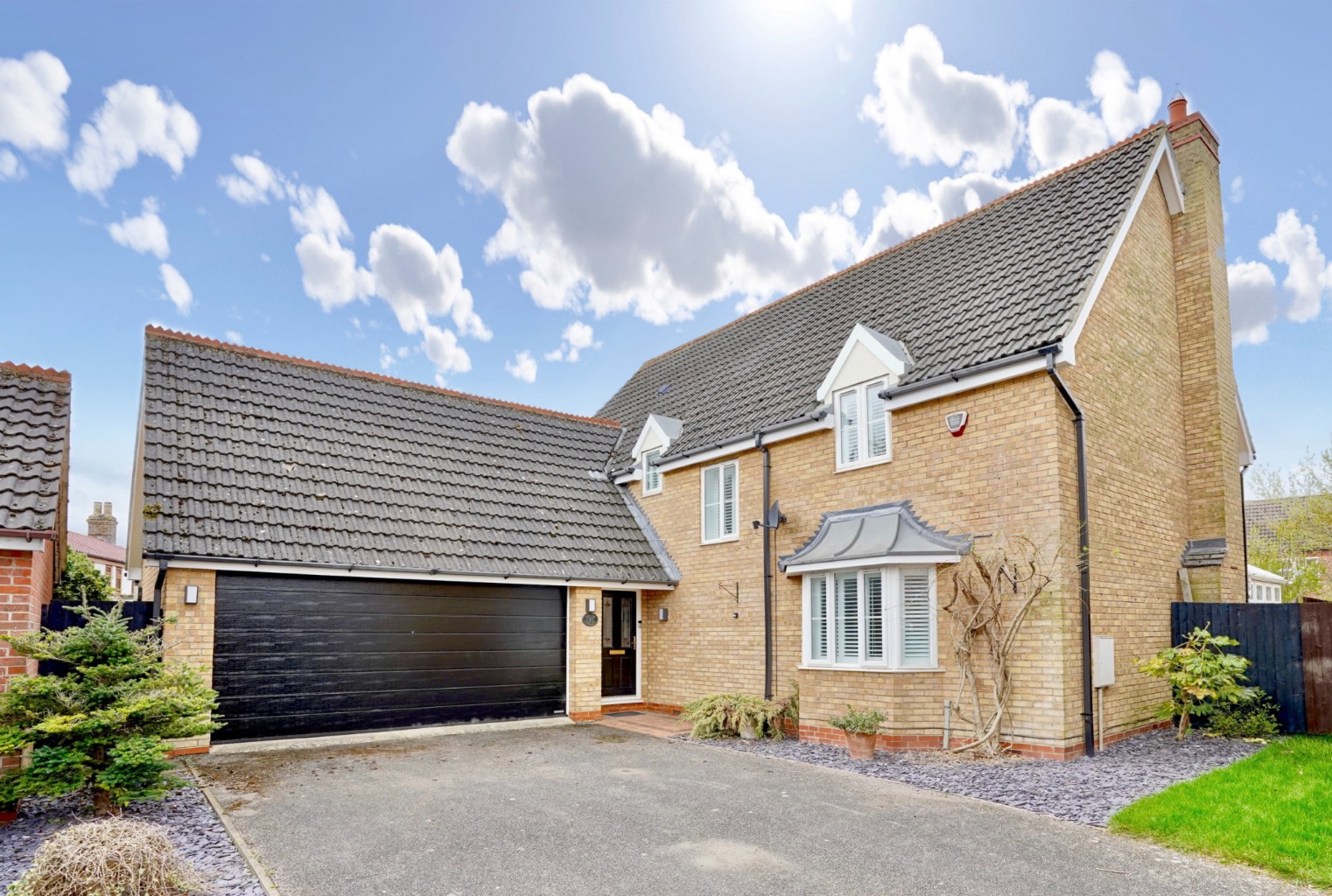 4 bed detached house for sale in Green Gables, St. Neots - Property Image 1