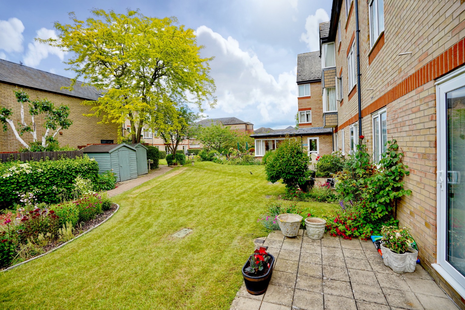 1 bed flat for sale in Old Market Court, St. Neots 2