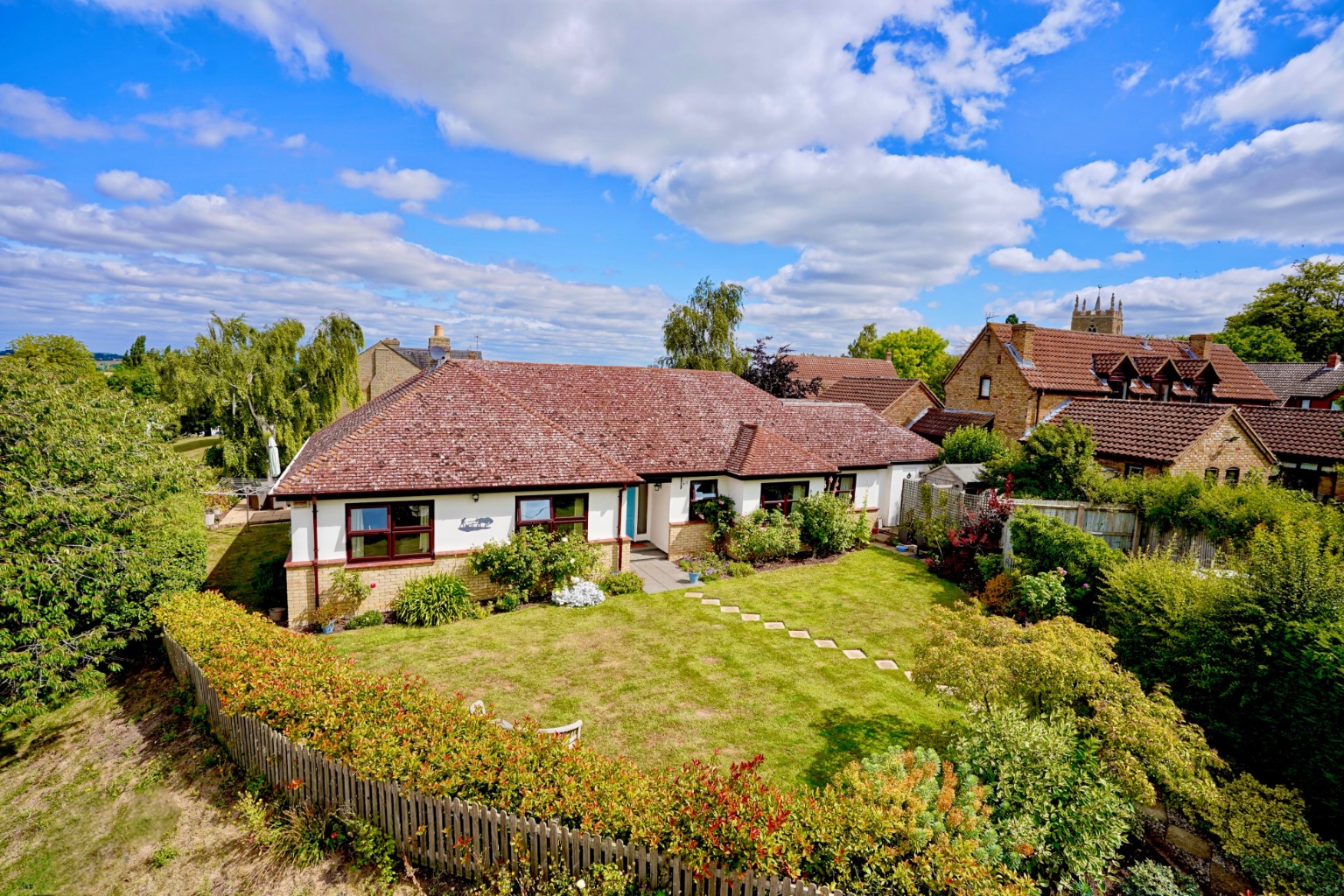3 bed detached bungalow for sale in Blacksmiths Lane, St. Neots 0