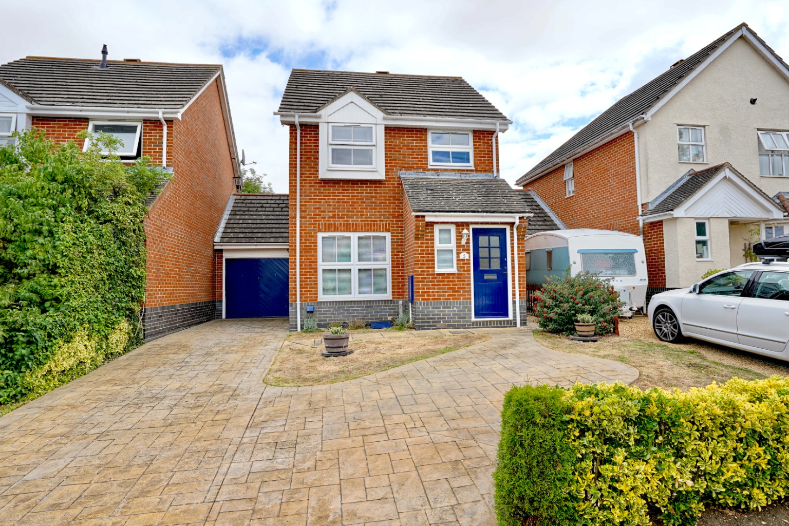 3 bed detached house for sale in Bishops Way, St. Neots, PE19