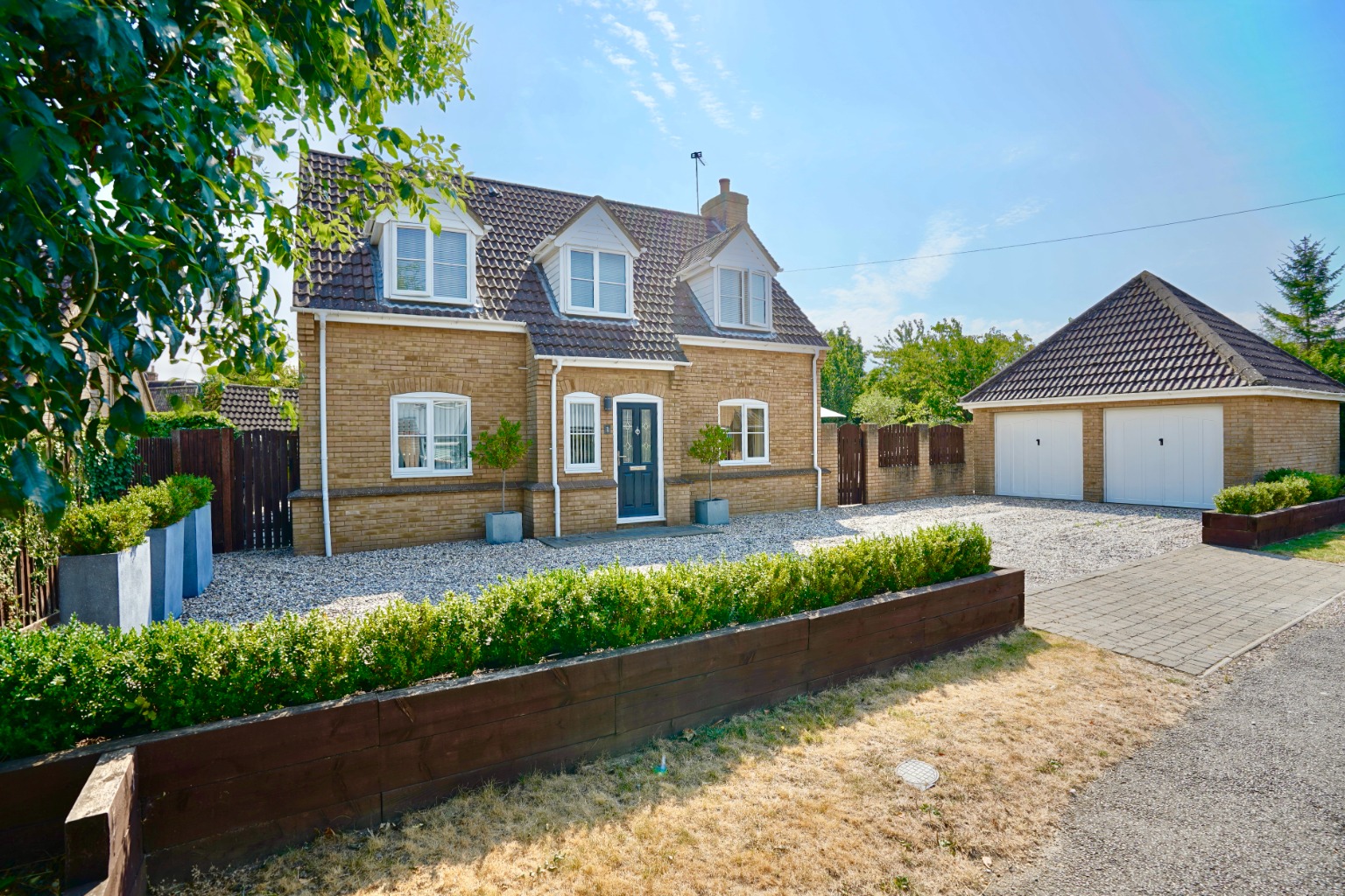 4 bed detached house for sale in Green Lane, St. Neots  - Property Image 1