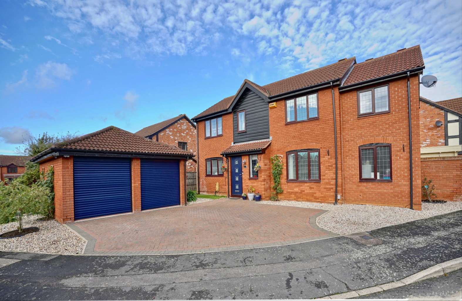 4 bed detached house for sale in Teversham Way, St. Neots - Property Image 1
