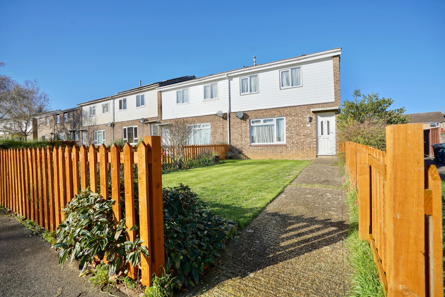 3 bed end of terrace house for sale in Marchioness Way, St. Neots, PE19