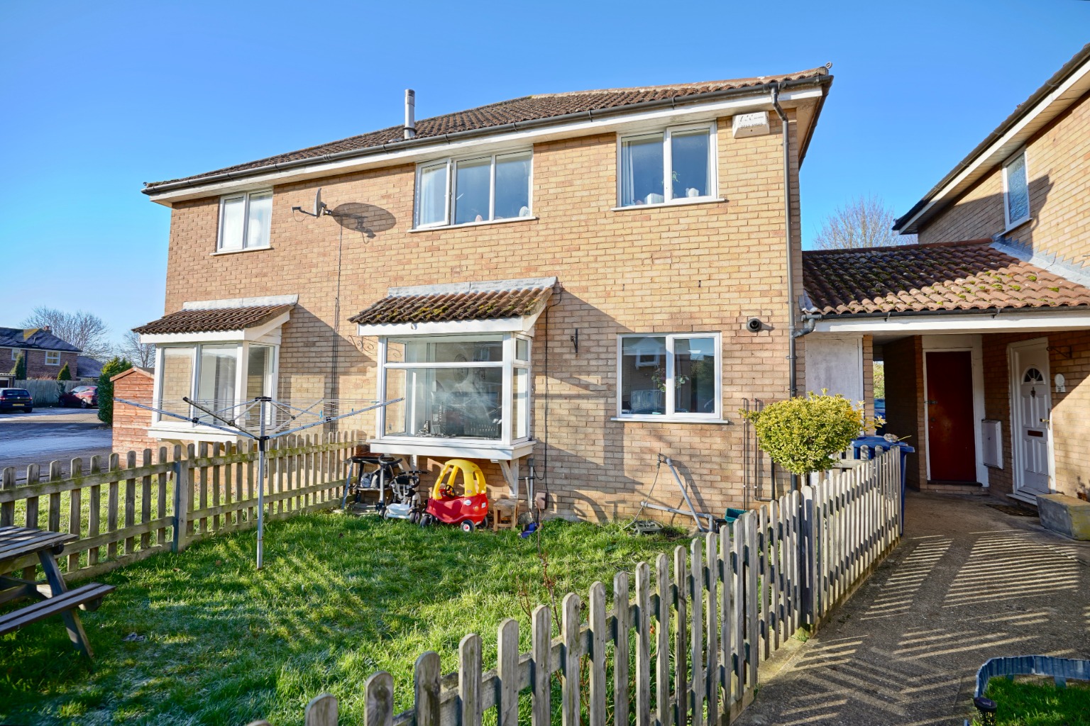 2 bed terraced house for sale in Alder Close, St. Neots, PE19