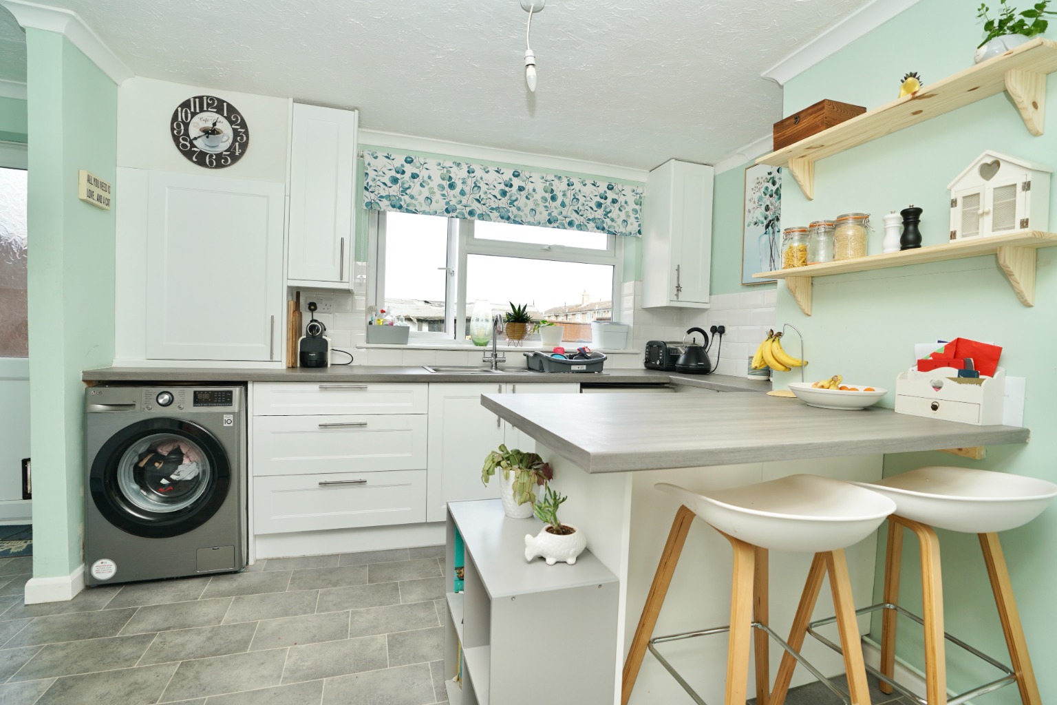3 bed terraced house for sale in Kings Road, St Neots  - Property Image 2
