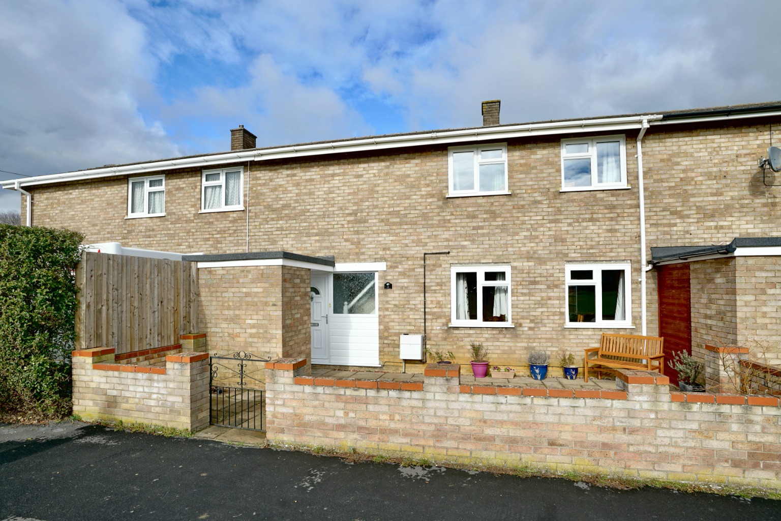 3 bed terraced house for sale in Kings Road, St Neots  - Property Image 1