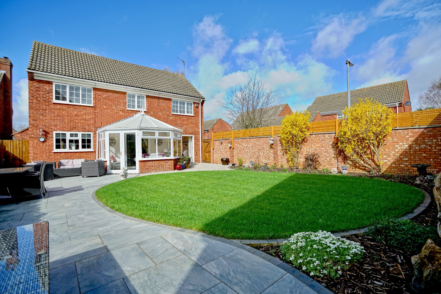 4 bed detached house for sale in Silverweed, St. Neots  - Property Image 1
