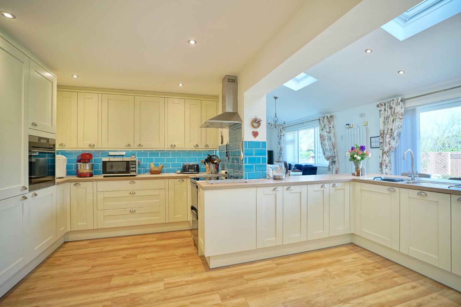 5 bed detached house for sale in Armstrong Close, Huntingdon  - Property Image 7
