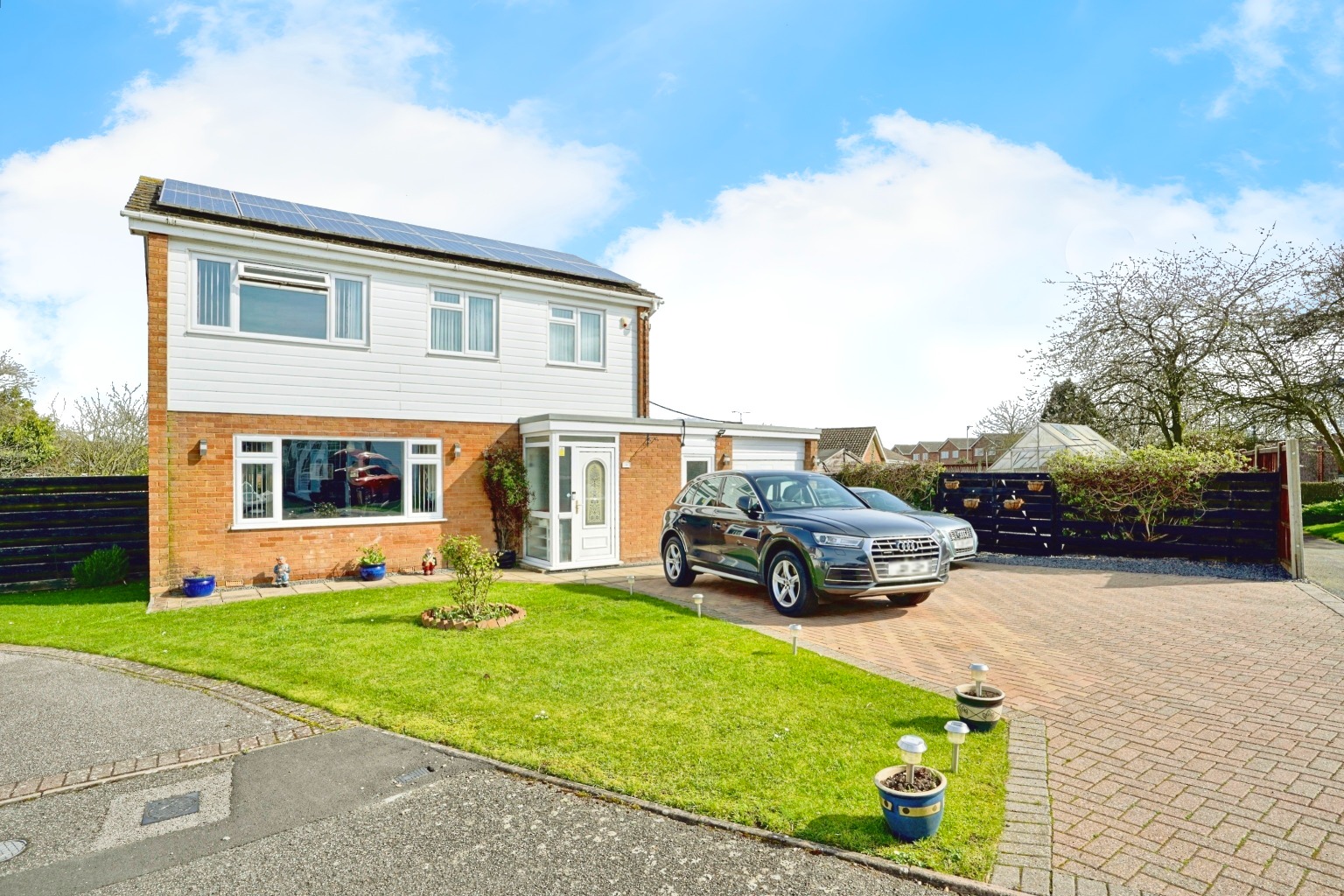 5 bed detached house for sale in Armstrong Close, Huntingdon  - Property Image 1