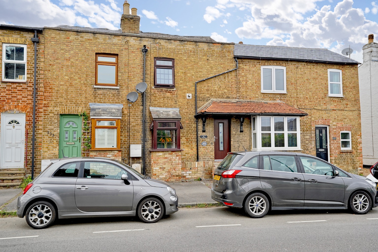 2 bed terraced house for sale in Great North Road, St Neots - Property Image 1