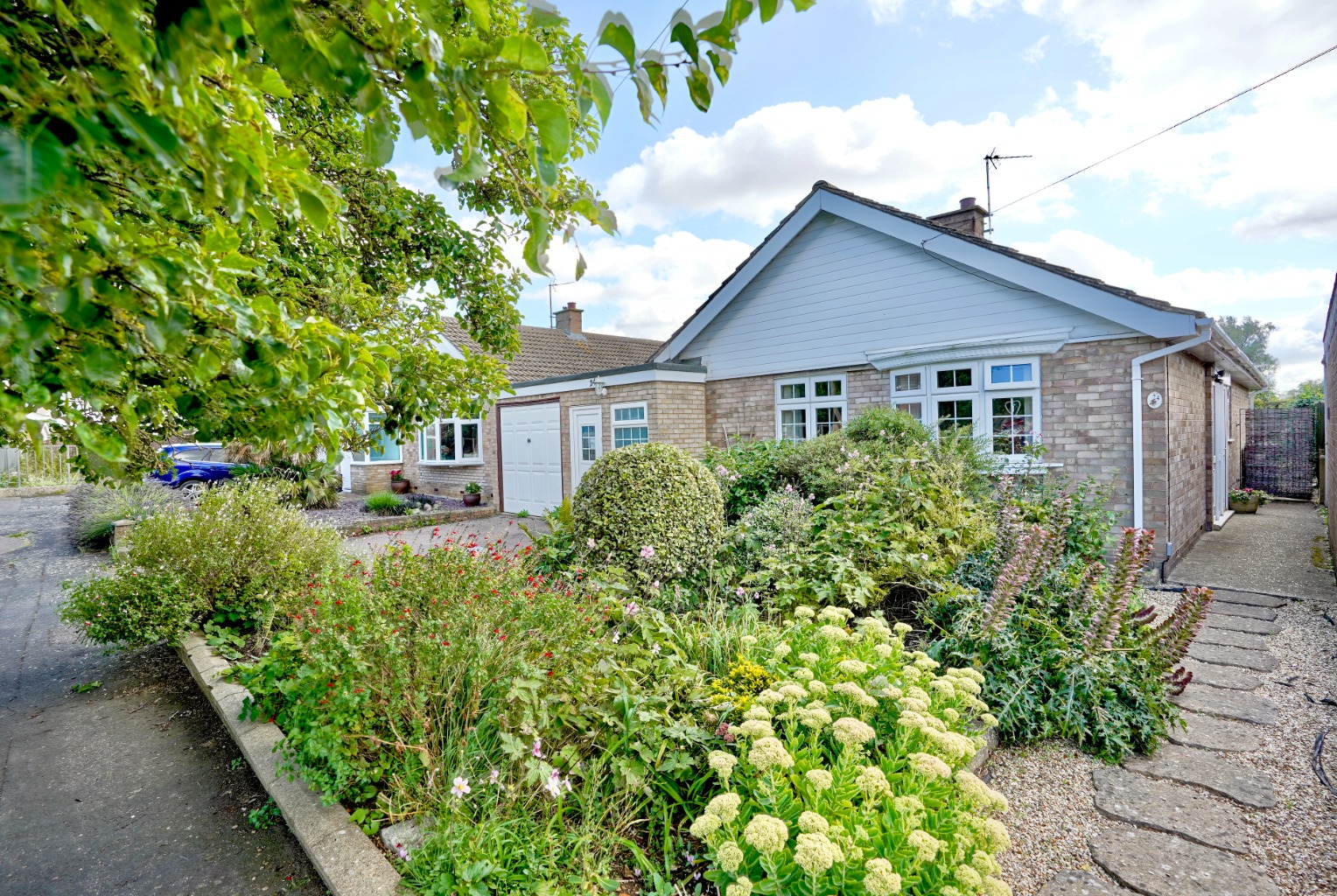 3 bed detached bungalow for sale in Wheatsheaf Road, St Neots - Property Image 1