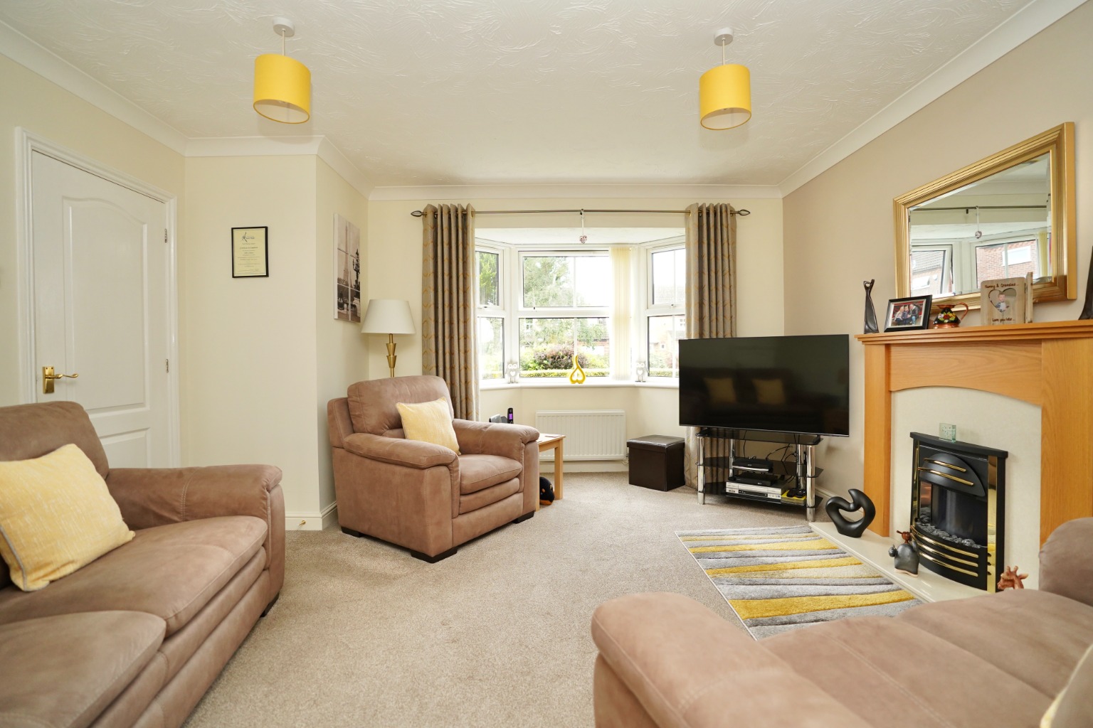 3 bed semi-detached house for sale in Capulet Close, St Neots  - Property Image 2