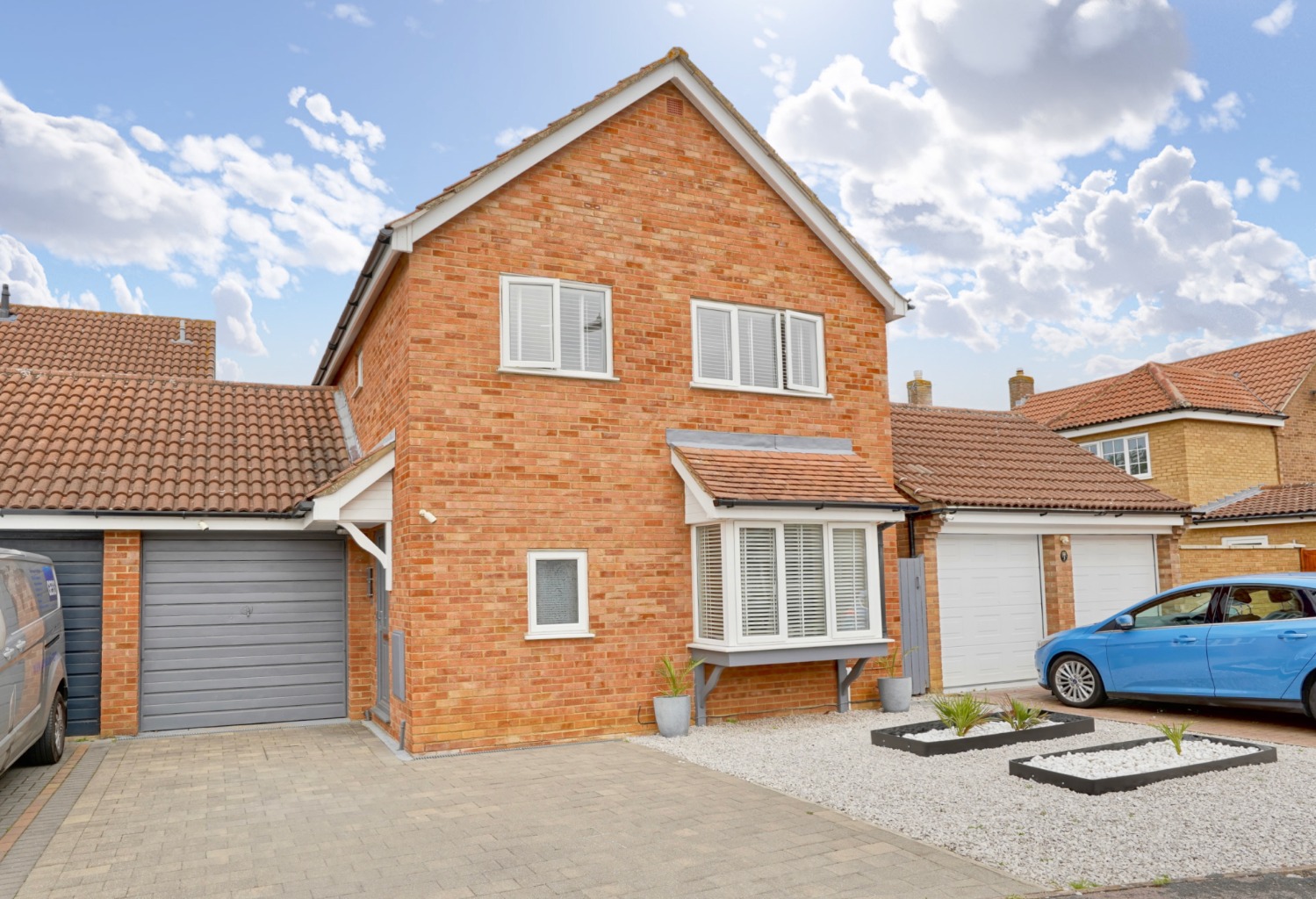 4 bed detached house for sale in Sundew Close, St Neots  - Property Image 1