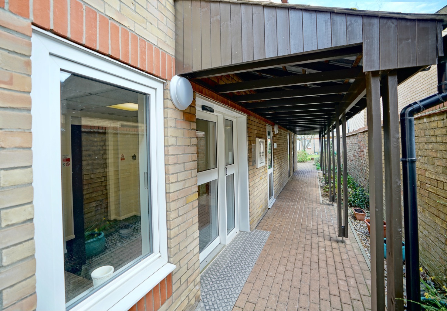 2 bed ground floor flat for sale in Old Market Court, St Neots  - Property Image 11