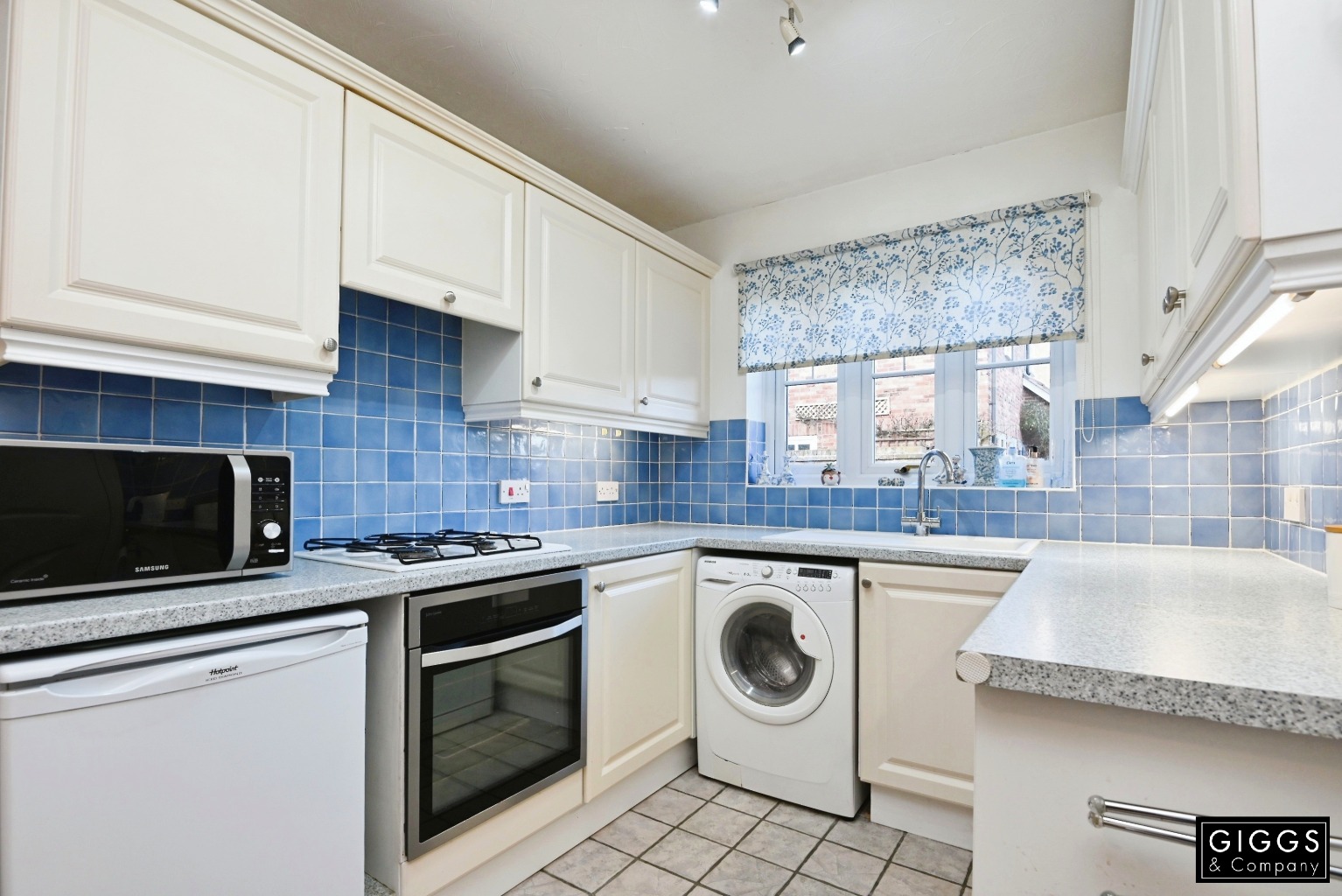 3 bed detached house for sale in Roberts Close, St Neots  - Property Image 6