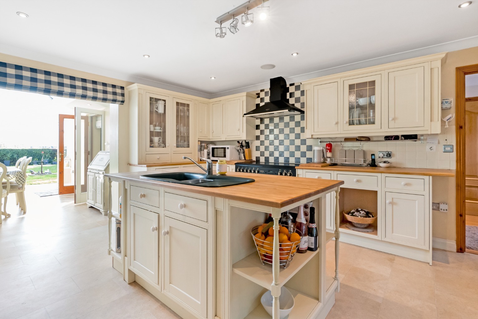 5 bed detached house for sale in Church End, Huntingdon  - Property Image 3