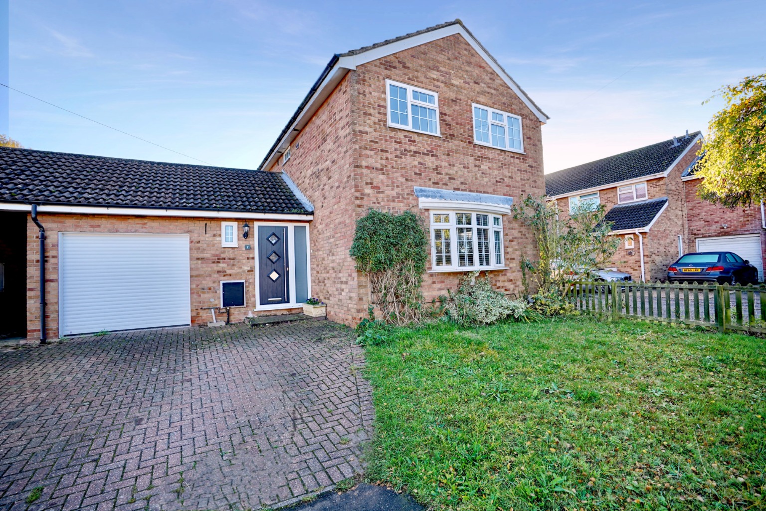 3 bed link detached house for sale in Wyboston Court, St Neots - Property Image 1