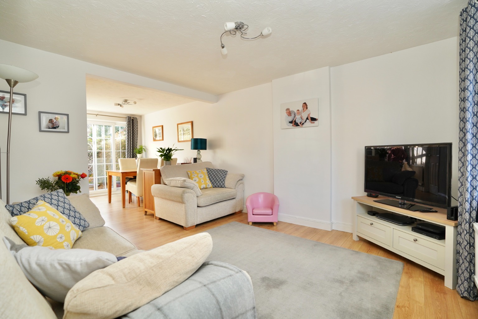 3 bed semi-detached house for sale in Chawston Close, St Neots  - Property Image 8