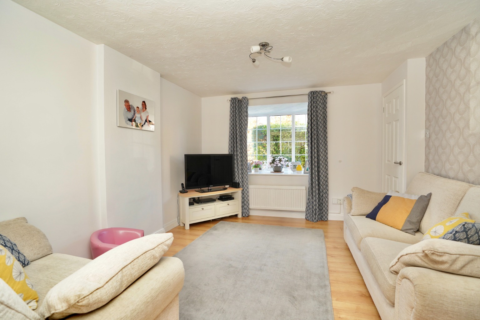 3 bed semi-detached house for sale in Chawston Close, St Neots  - Property Image 9