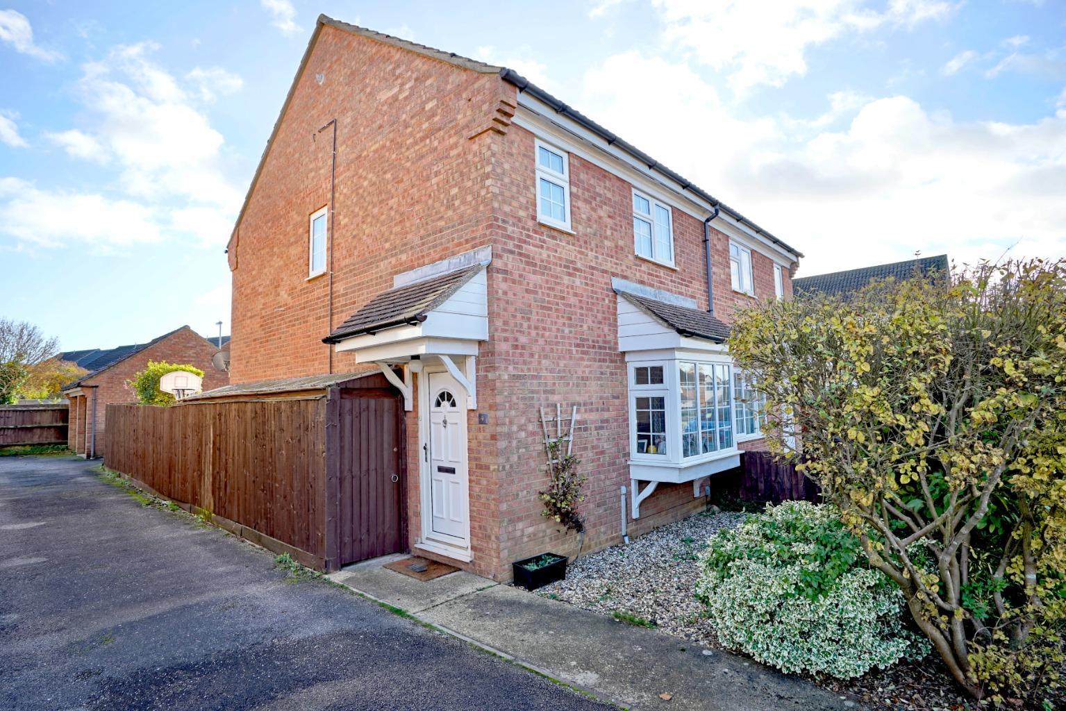3 bed semi-detached house for sale in Chawston Close, St Neots  - Property Image 1