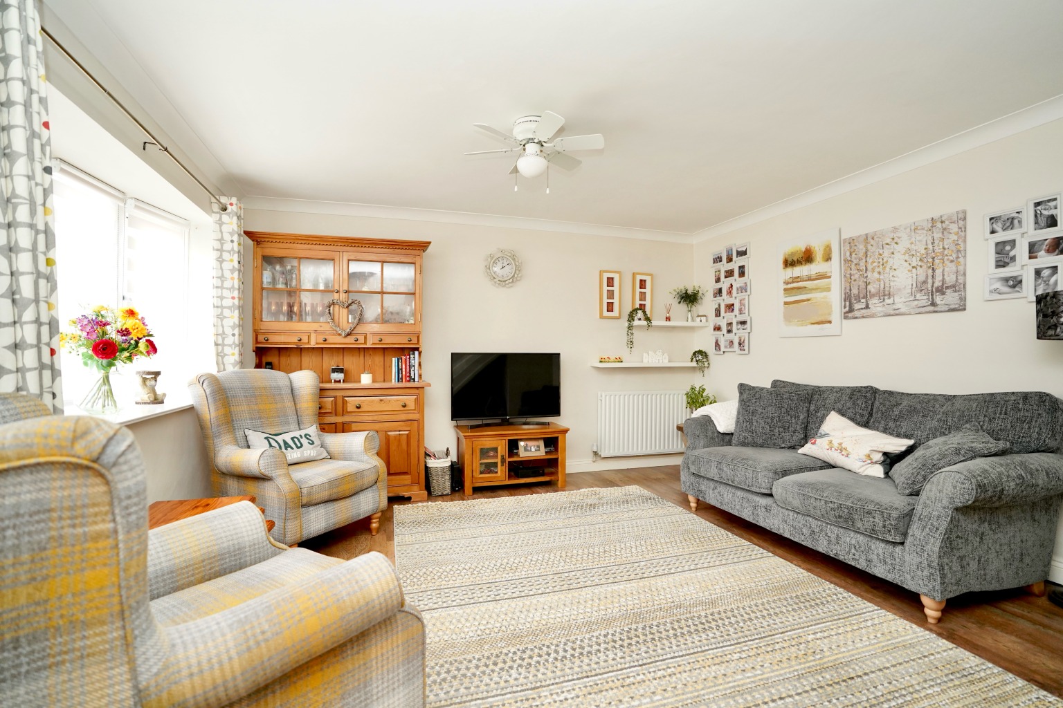 3 bed detached house for sale in Weston Court, St Neots  - Property Image 6