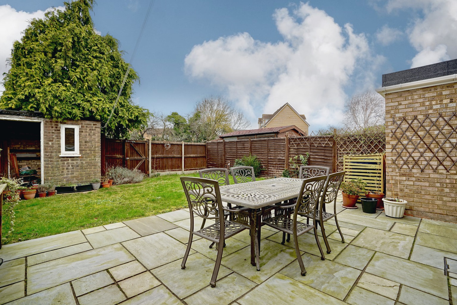 3 bed detached house for sale in Weston Court, St Neots  - Property Image 4