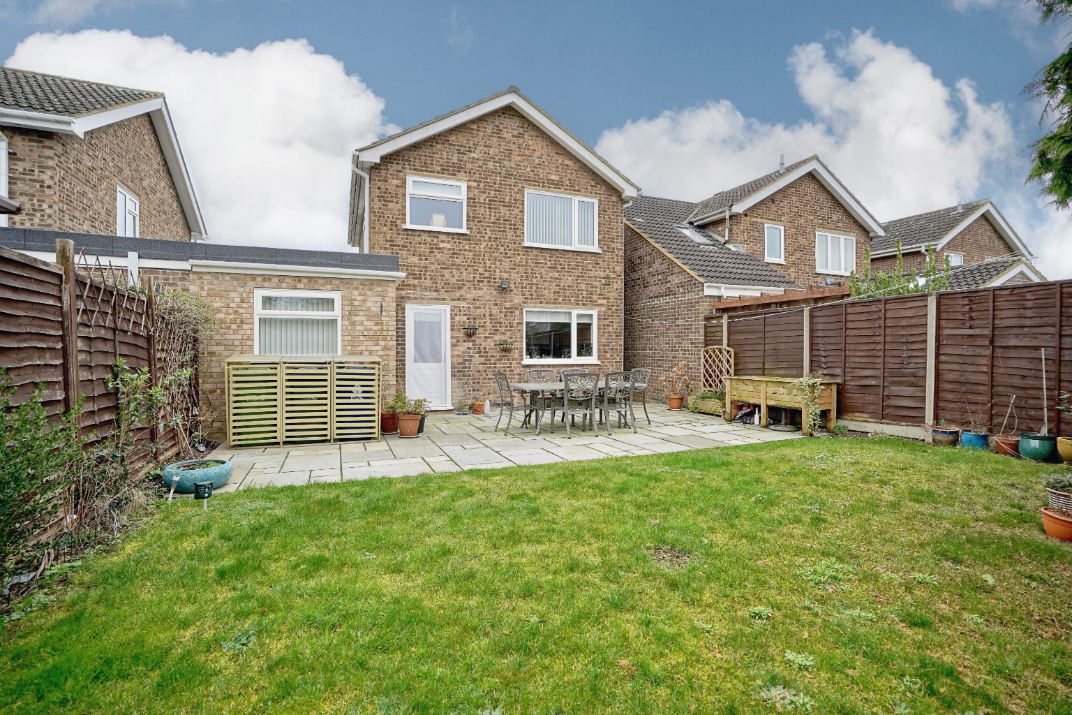 3 bed detached house for sale in Weston Court, St Neots  - Property Image 7