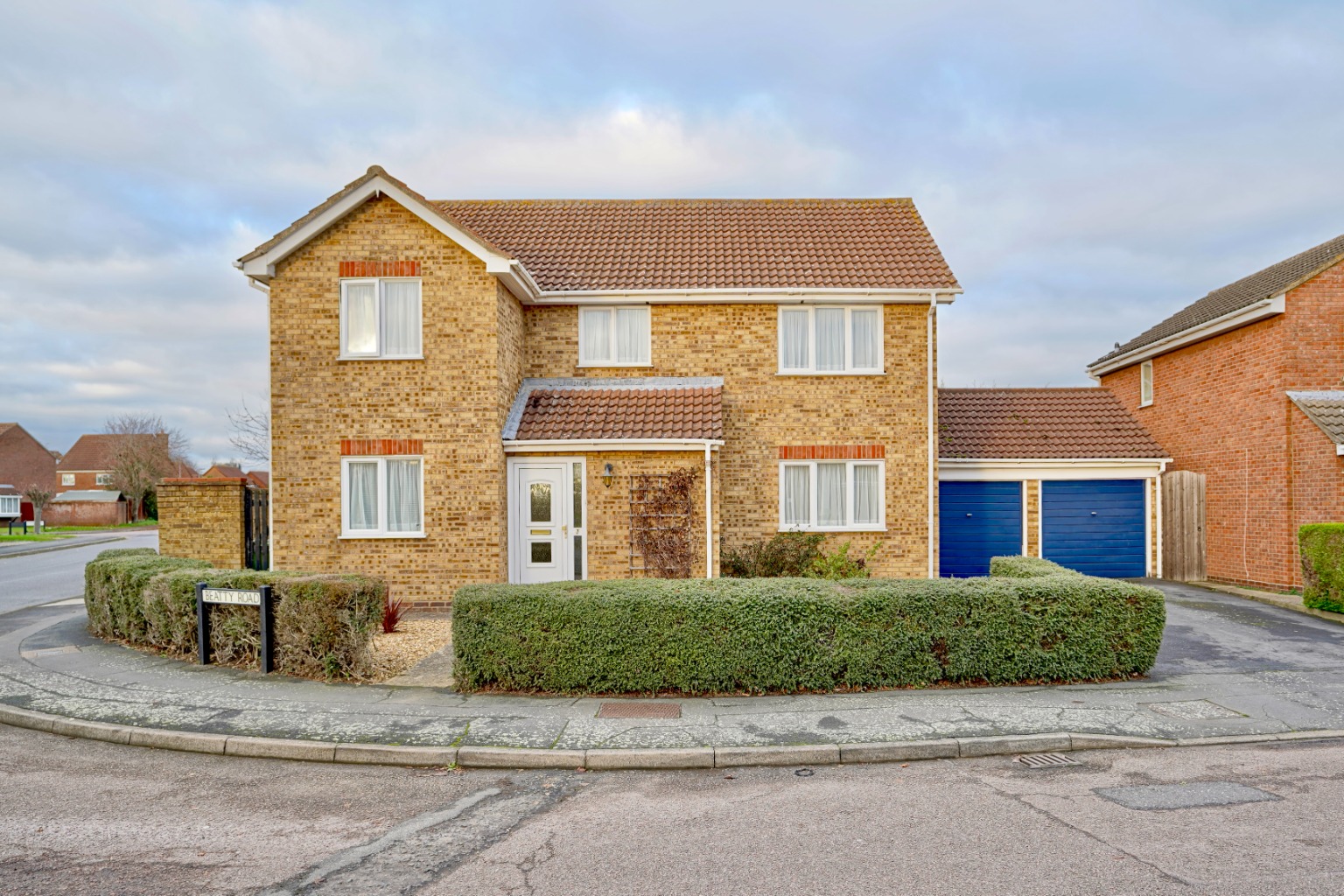 4 bed detached house for sale in Beatty Road, St Neots  - Property Image 1