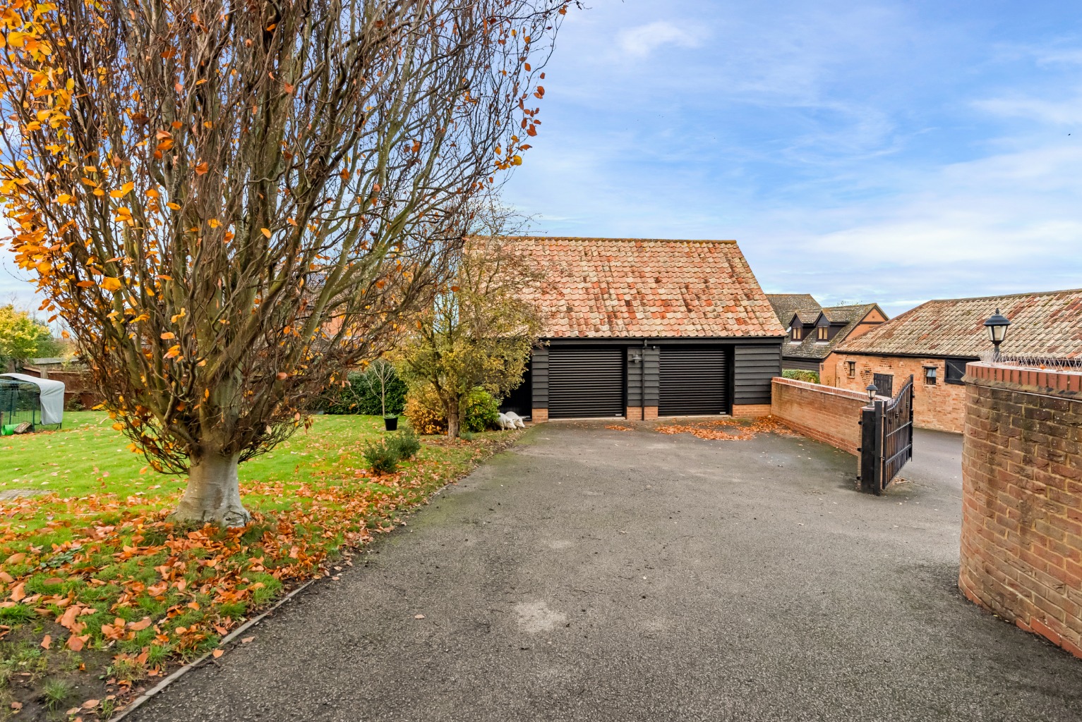 4 bed detached house for sale in Vicarage Farm Yard, St Neots  - Property Image 19