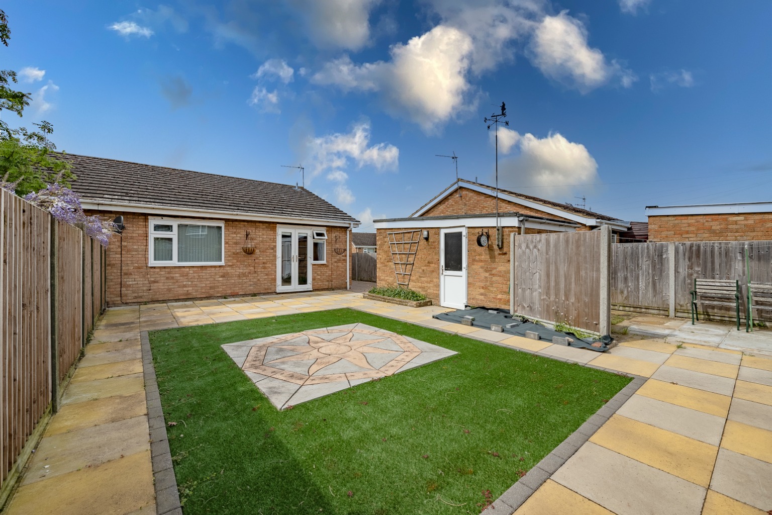 2 bed bungalow for sale in Apple Close, St Neots  - Property Image 12