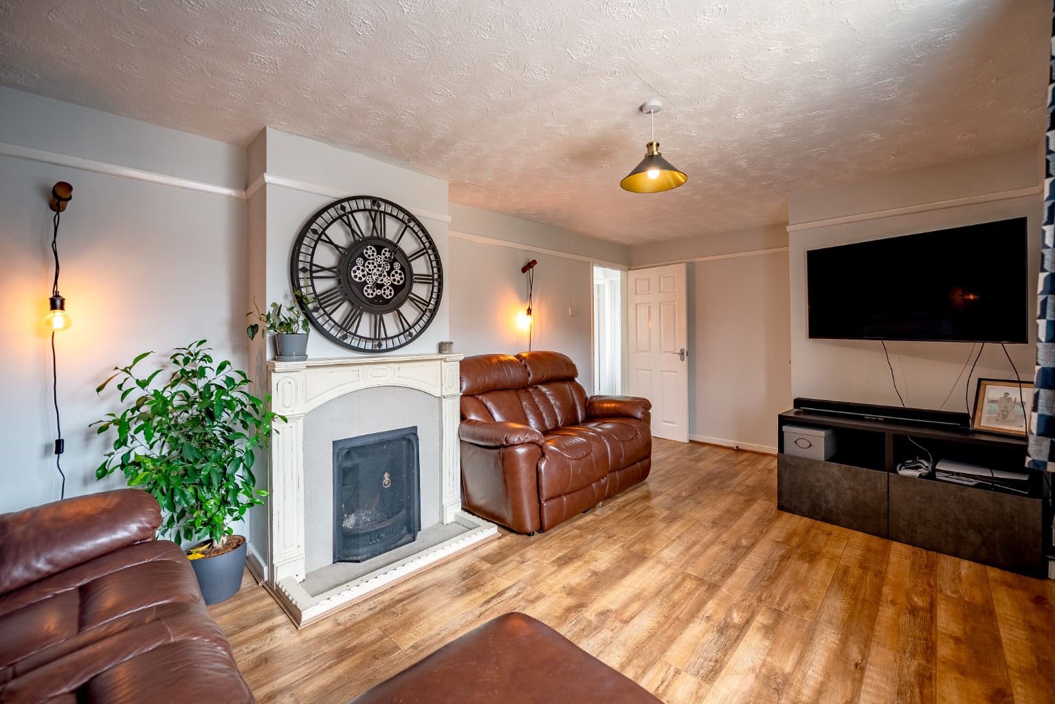 3 bed semi-detached house for sale in Wantage Gardens, St. Neots  - Property Image 4