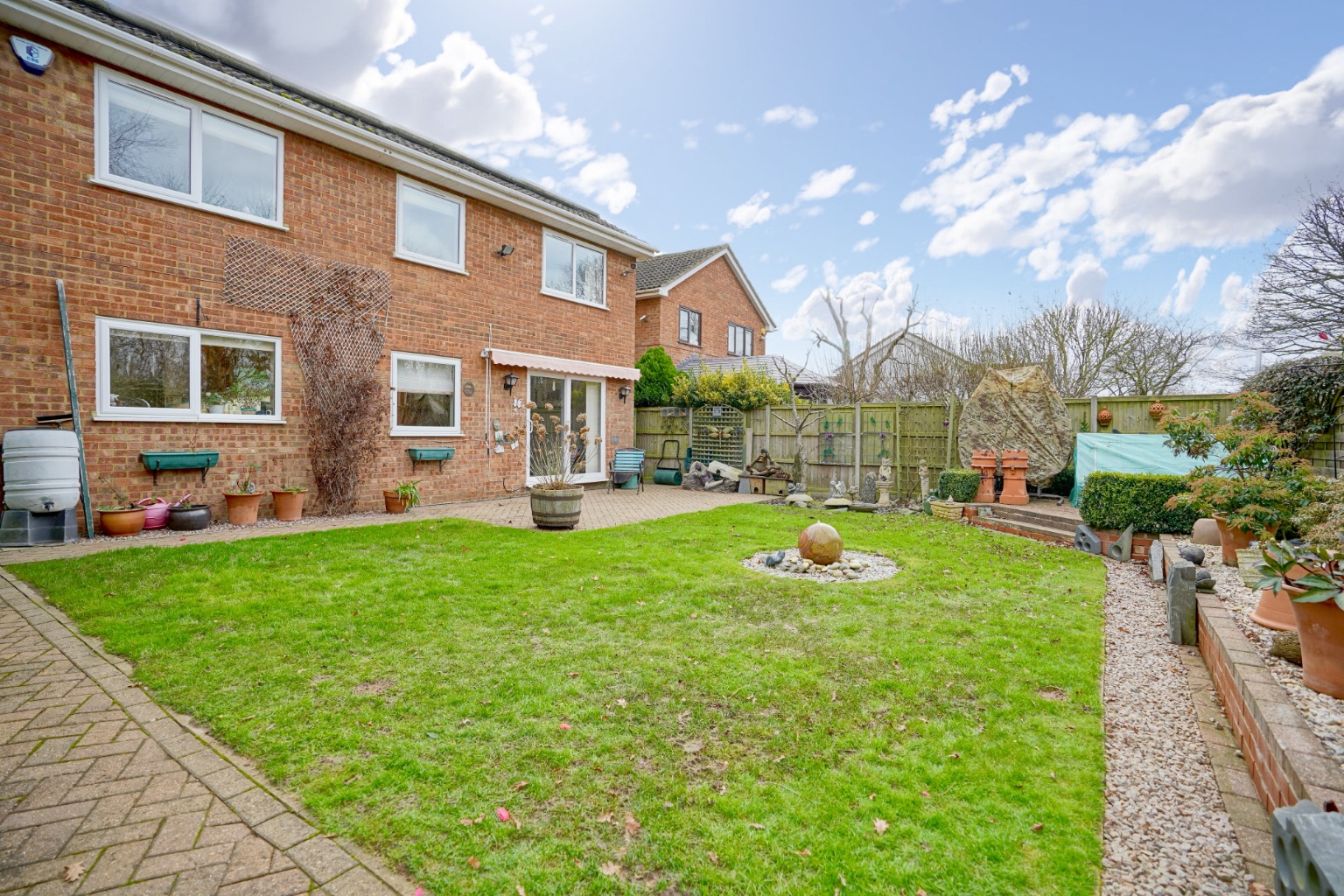 3 bed detached house for sale in Town Orchard, St Neots  - Property Image 18