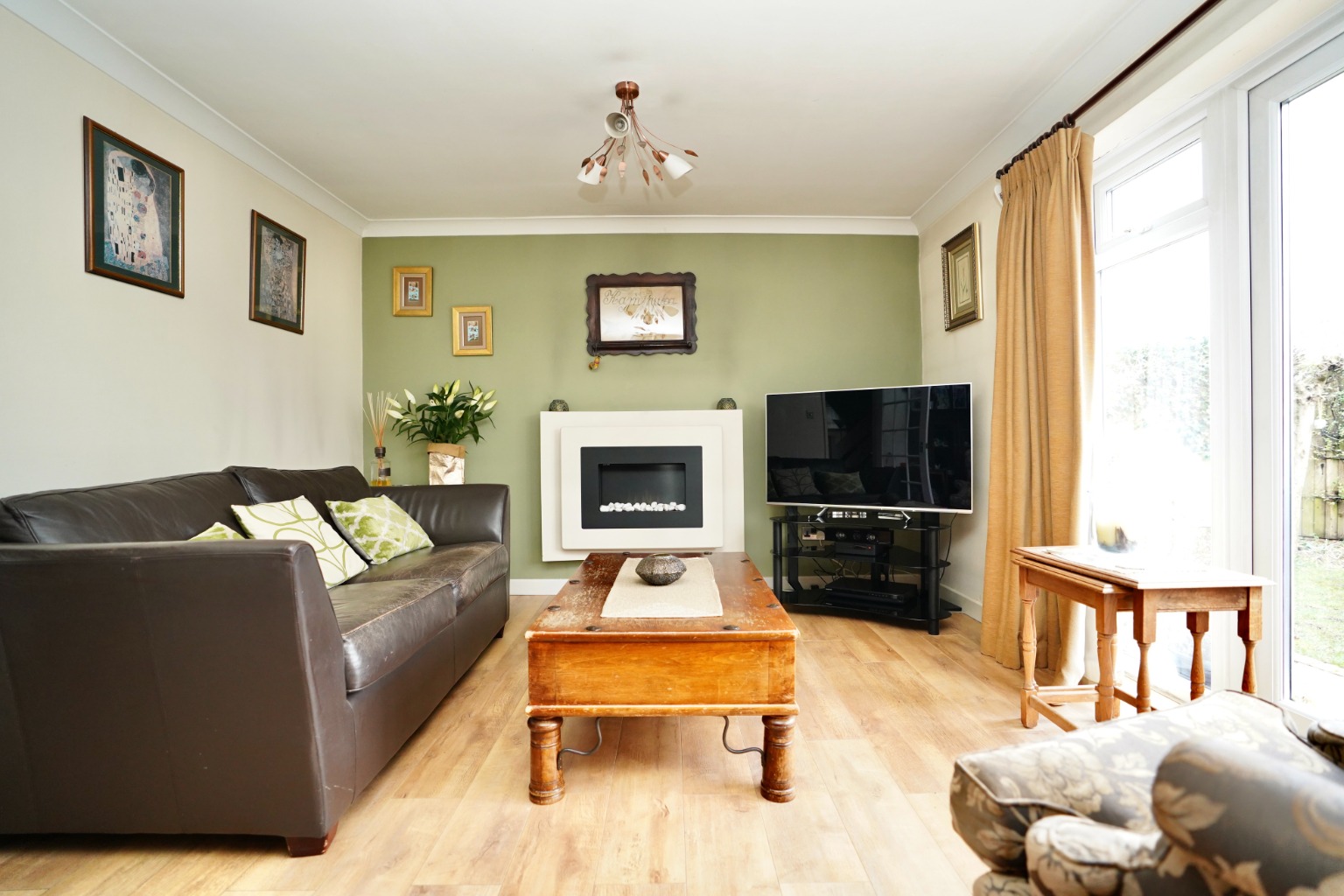 3 bed semi-detached house for sale in Gordon Road, St Neots  - Property Image 3
