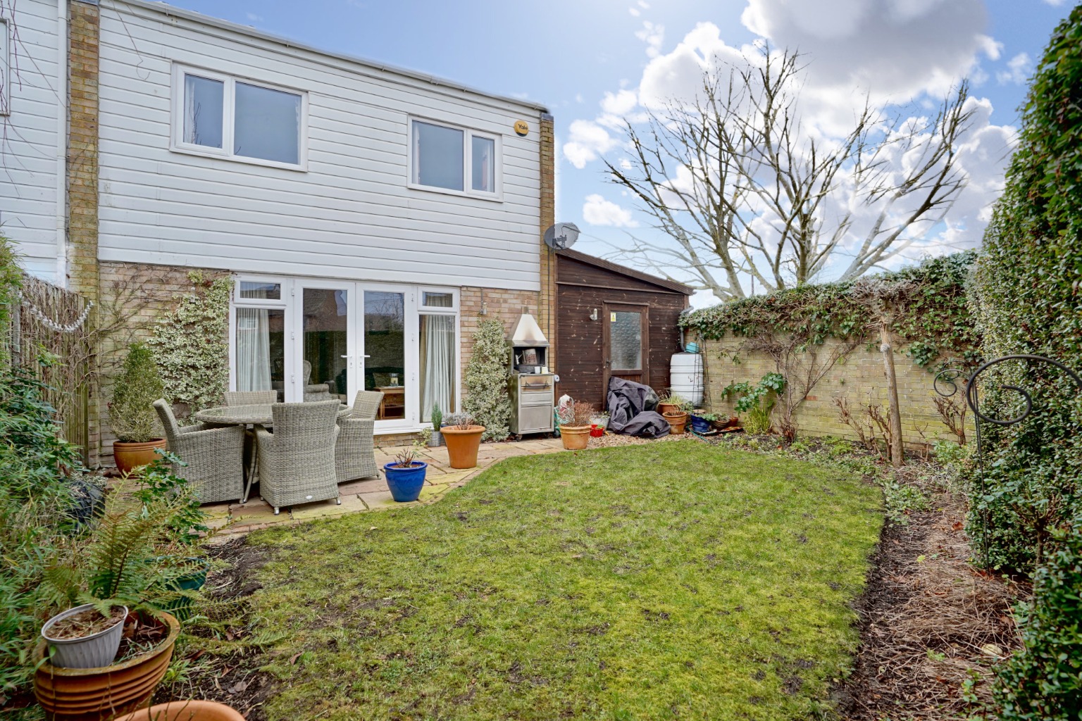3 bed semi-detached house for sale in Gordon Road, St Neots  - Property Image 1