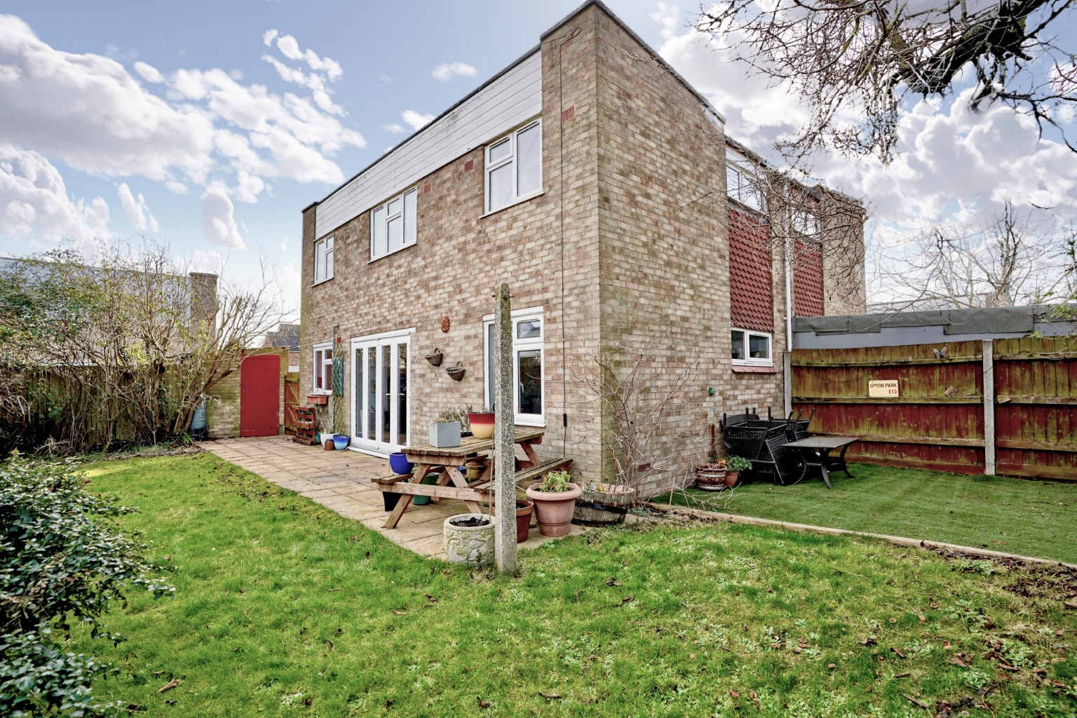 3 bed semi-detached house for sale in Hampden Way, St Neots  - Property Image 2